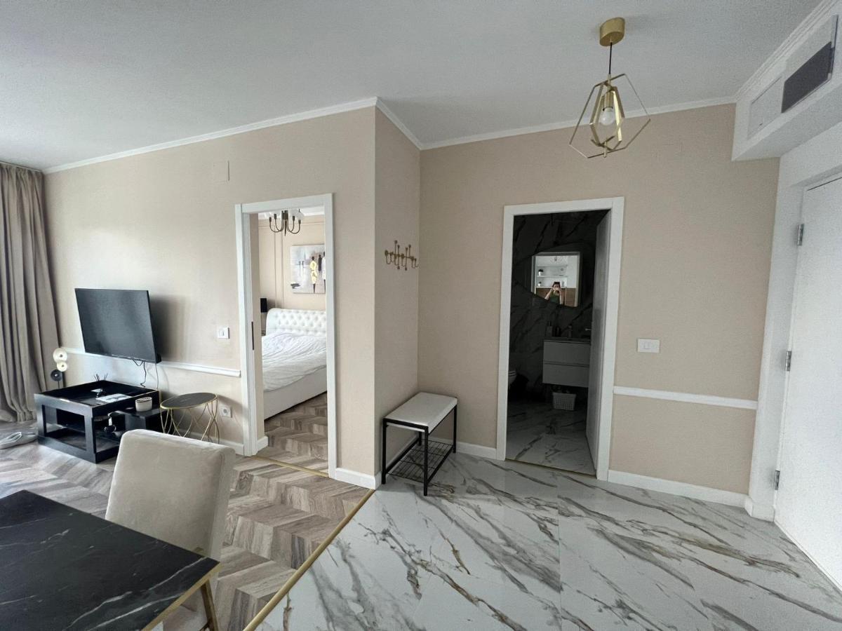 Glim Suite Oradea Exteriör bild