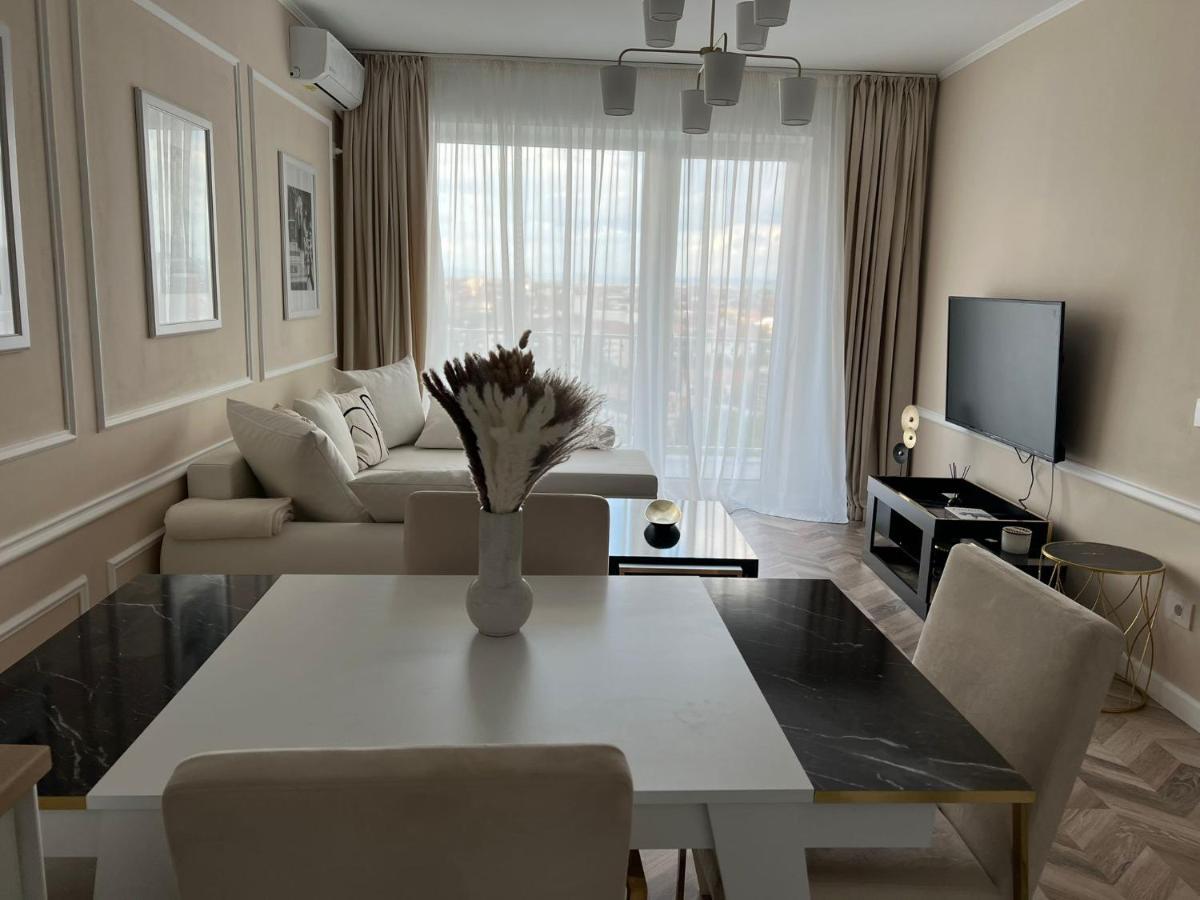 Glim Suite Oradea Exteriör bild