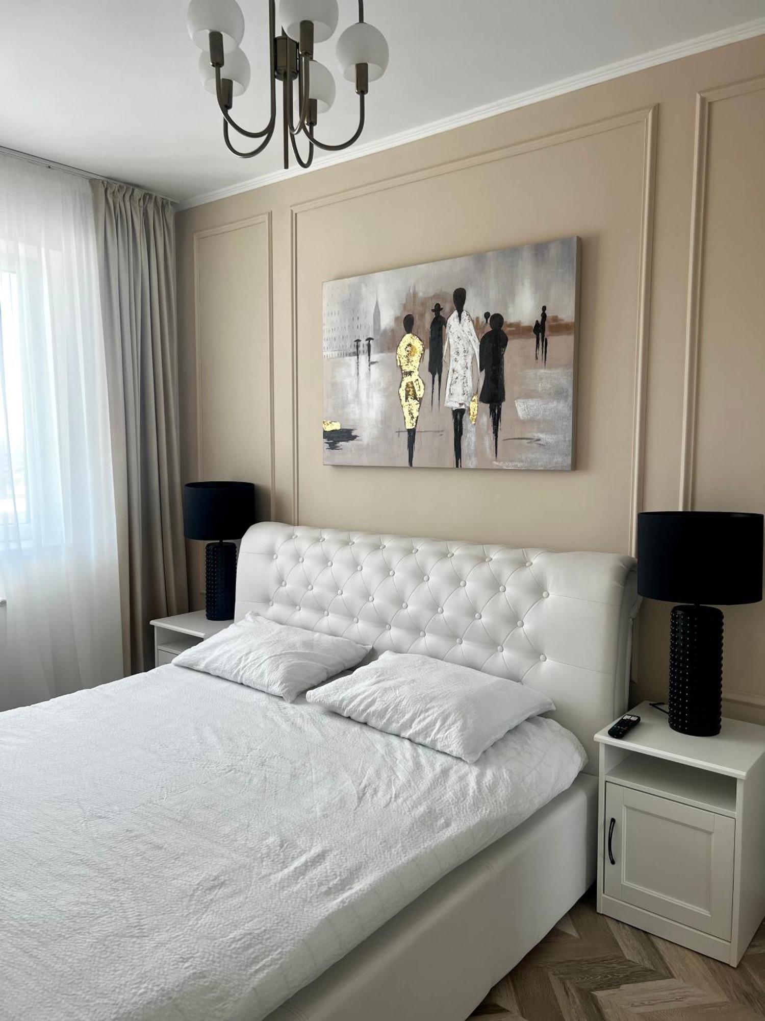 Glim Suite Oradea Exteriör bild
